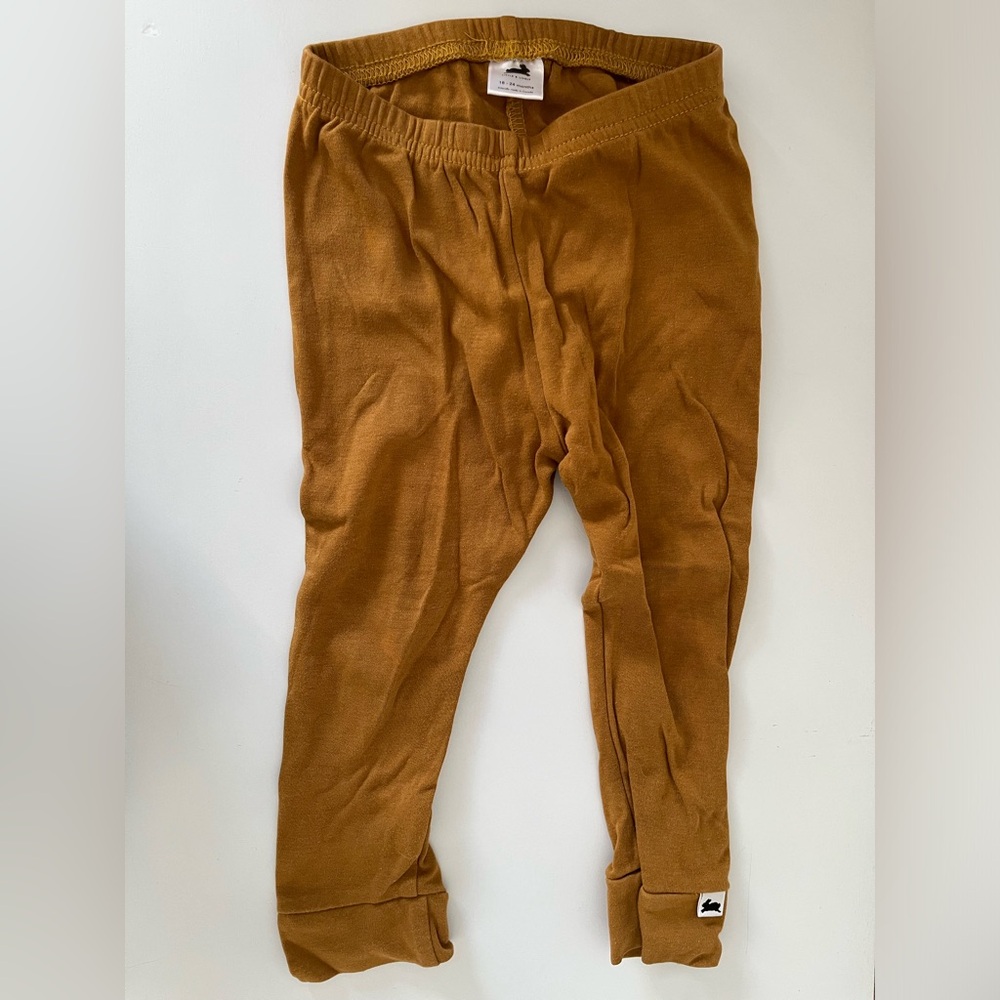 Little and lively leggings